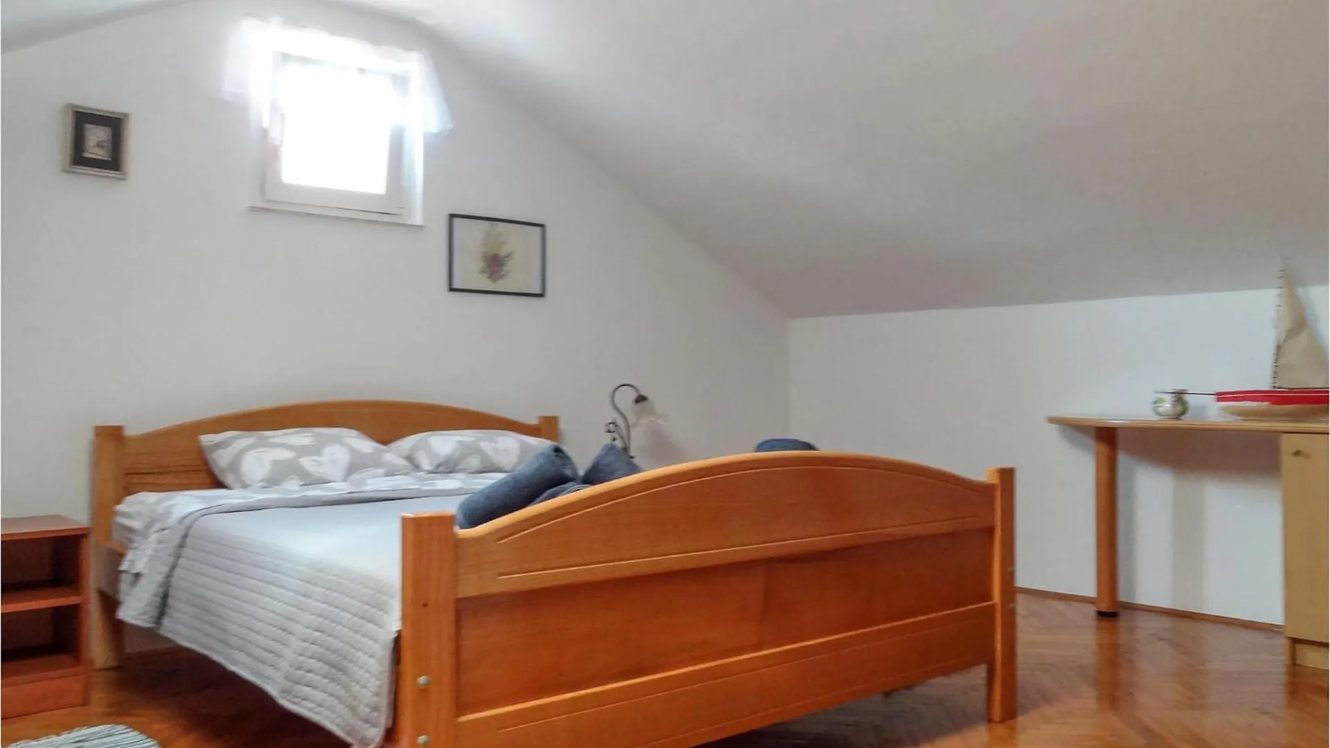 Awesome Apartment In Unije With Wifi Croatia