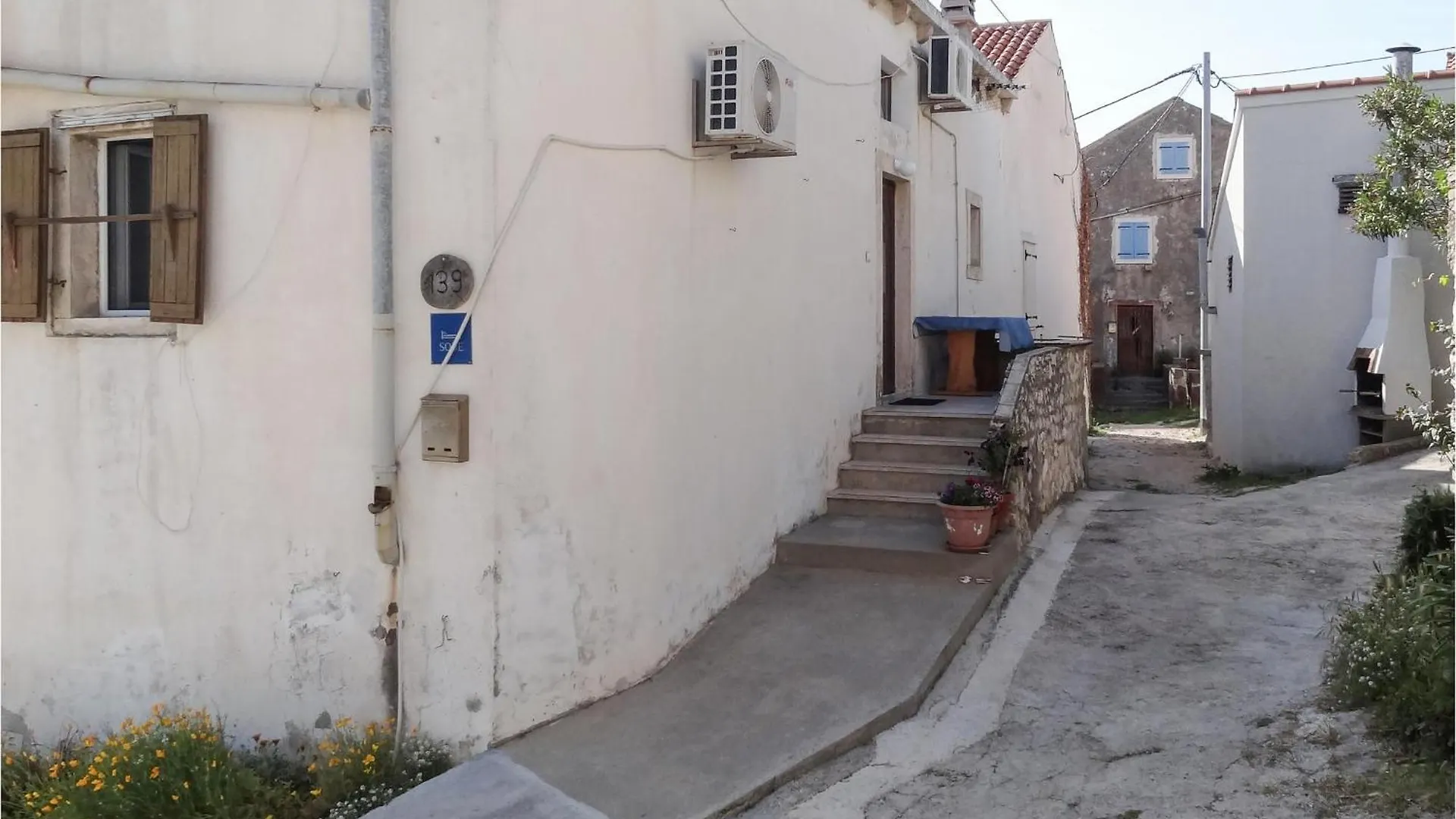 Awesome Apartment In Unije With Wifi 0*,  Croatia