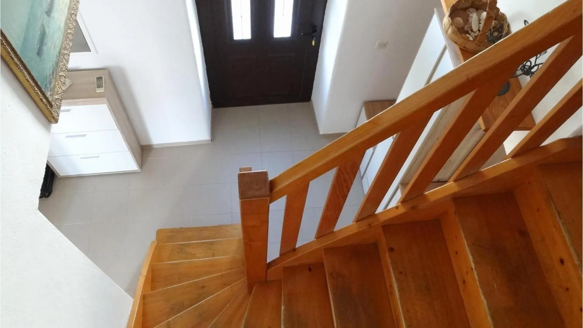 Awesome Apartment In Unije With Wifi